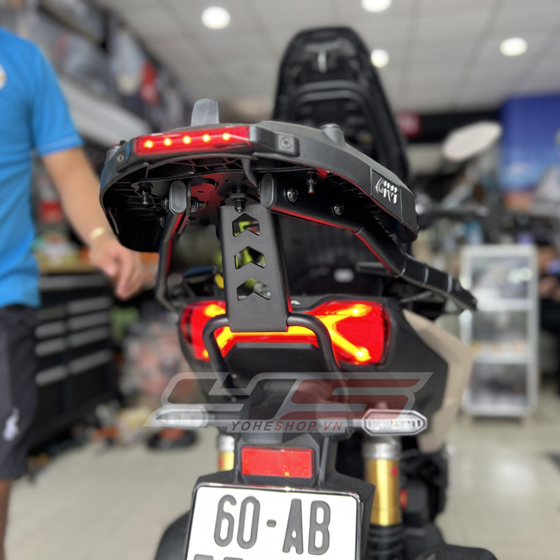 Baga Givi SRX Cho Honda ADV 160 Tích hợp Đèn Hậu