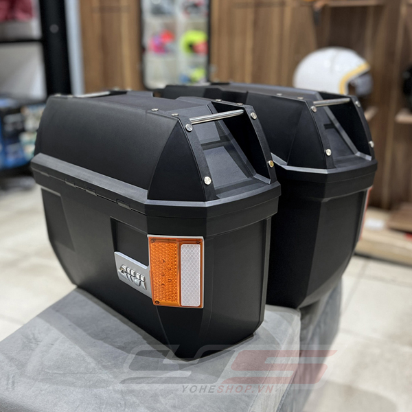 Thùng Hông Givi E23N-S Led Xi Nhan - Nắp Đen - Dung Tích 23L